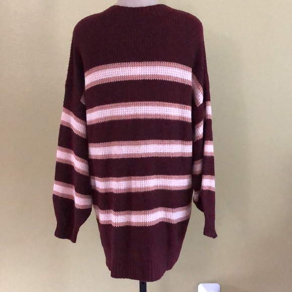 🔥NWT🔥 American Eagle Outfitters Women’s Oversized Waffle Knit V-Neck Sweater - Picture 3 of 10